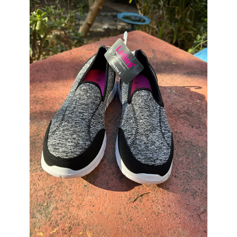 Women's Bobbie Brooks ActionFlex Black Gray Slip-on Shoes Ladies Size 9 NWT